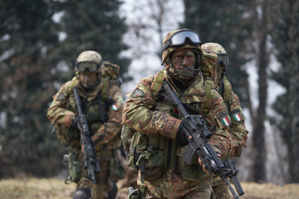 foto_articoli/76ajbjiai4aum27ijell/Esercito.jpg