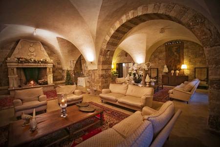Castello-Monaci-interno.jpg