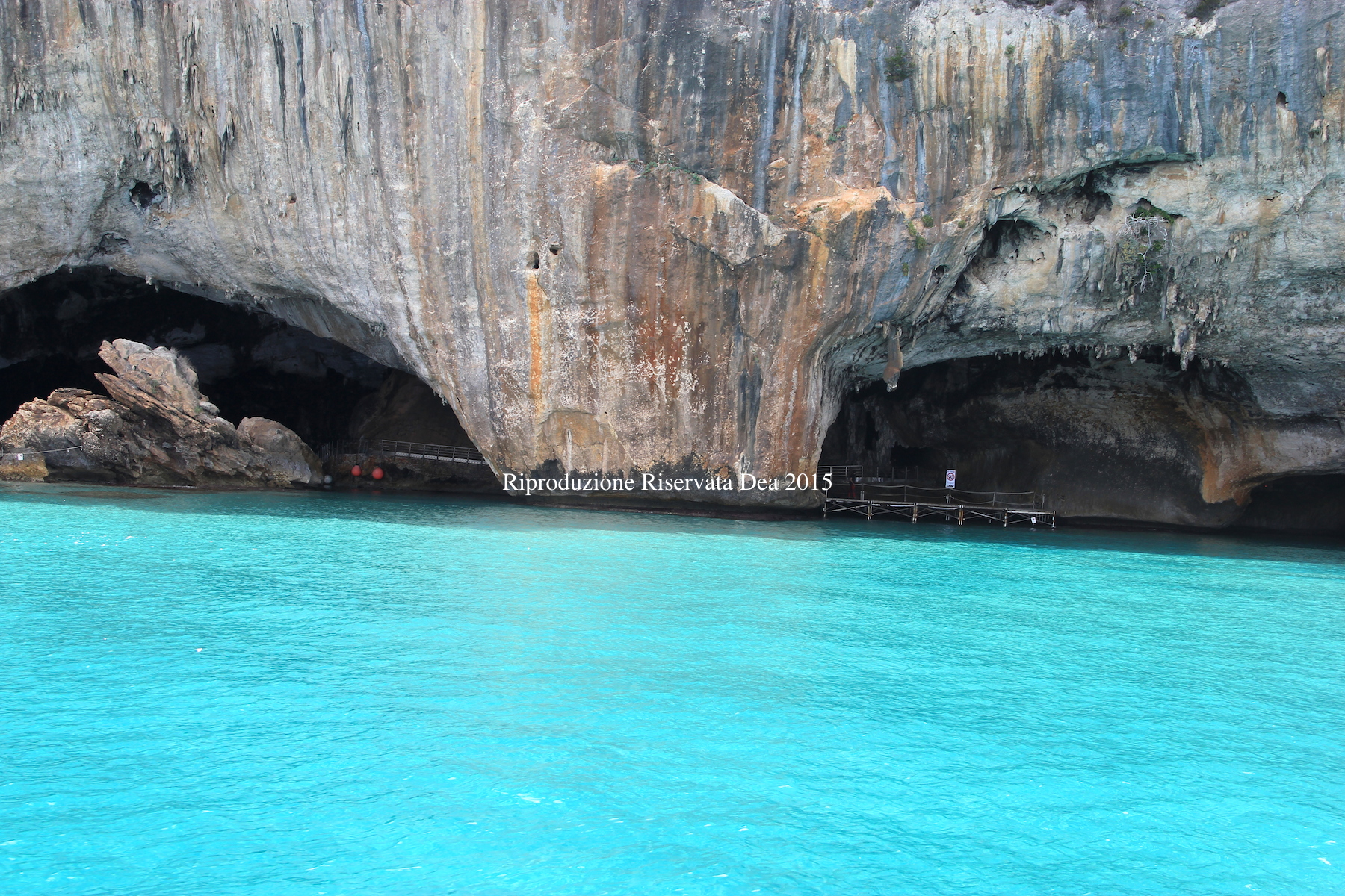 Ingresso-esterno-Grotta-Bue.JPG