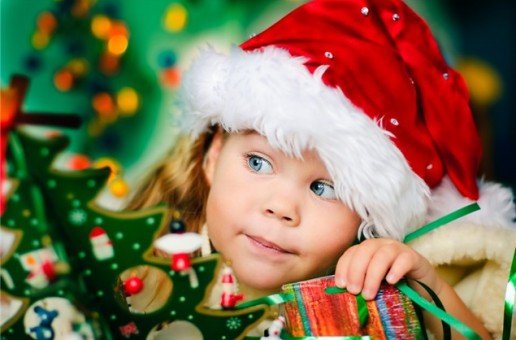 Natale Bimbi Insieme sotto lalbero in Cassa Rurale di Fiemme